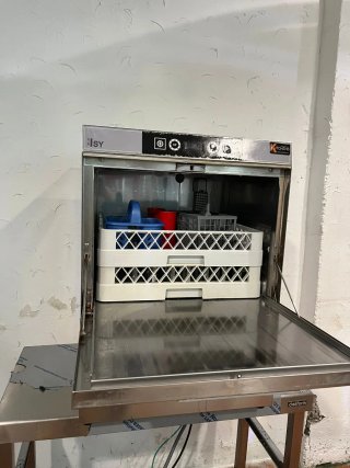 Lavavajillas industrial con bomba desague de 50x50