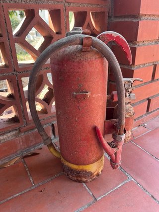 Extintor antiguo parsi