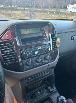 Mitsubishi Montero 2002