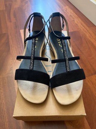 Sandalia plana Unisa