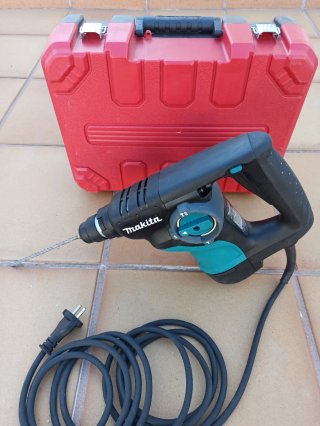 Martillo Combinado Makita HR2810