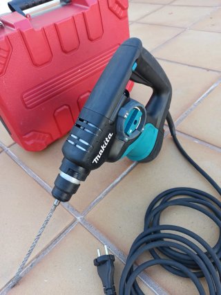 Martillo Combinado Makita HR2810