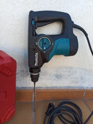 Martillo Combinado Makita HR2810