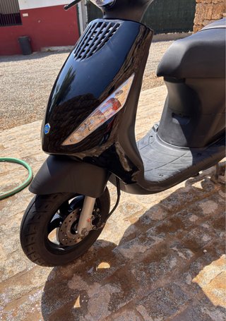 Piaggio Zip 50 Negra