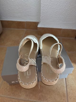 Sandalias Etika Beige/Blanco Talla 40