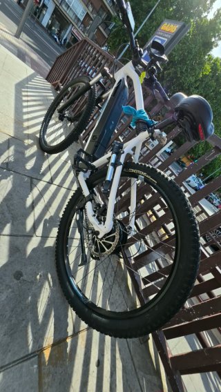 Bicicleta Eléctrica Blanca