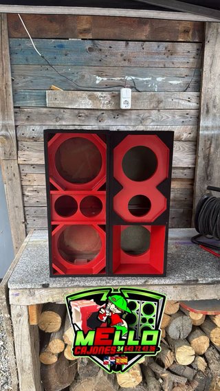 Cajón Doble 8 y LA