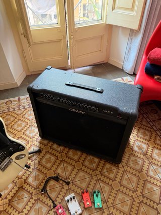 Pack Guitarra Fender + Amplificador Crate