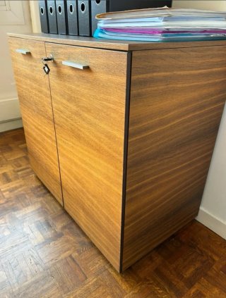 VARIOS MUEBLES DE OFICINA