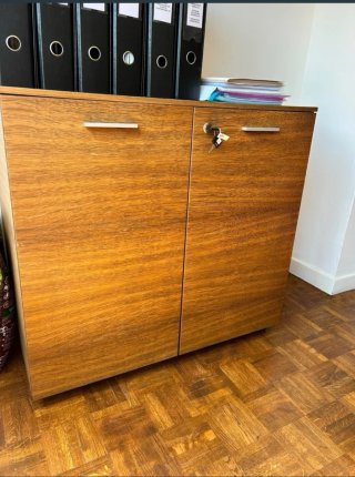 VARIOS MUEBLES DE OFICINA