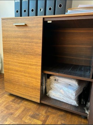 VARIOS MUEBLES DE OFICINA