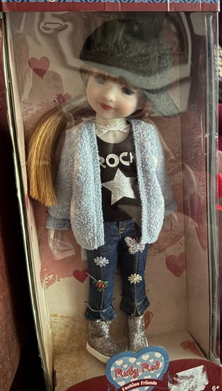 Ruby Red Fashion Friends Stella
