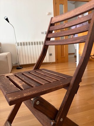 Mesa plegable madera + 4 sillas exterior/interior