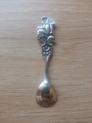COLECCIÓN DE PLATERÍA ANTIGUA Y PIEZAS DE MESA VIN