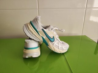 Nike V2K Run Talla 44 Blancas y Azules