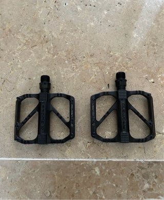 Pedales de plataforma negros