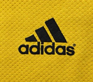 Adidas Valencia Marathon Tee — “Yo Soy La Meta” —