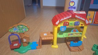 Tut tut animals. Granja con  huerto