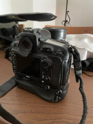Lote Cámaras de fotos D700 y D810, con objetivos