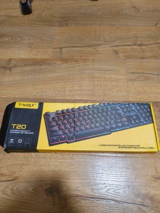 Teclado T-WOLF T20 con iluminación RGB