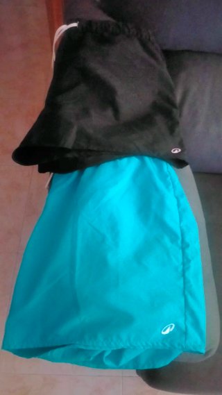 Lote 2 bañadores marca decathlon talla  m