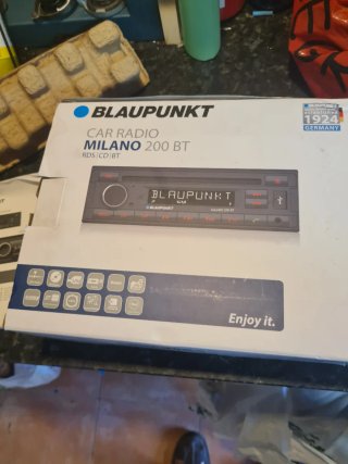 Radio cd  blaupunkt milano 200 bt