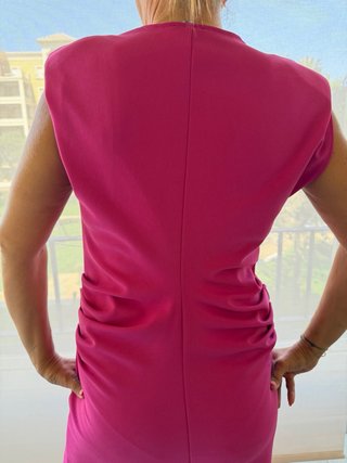 Vestido fucsia elegante