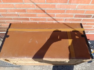 BAÚL ANTIGUO . MADERA Y METAL