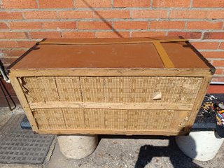 BAÚL ANTIGUO . MADERA Y METAL