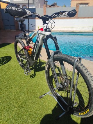 Bici Enduro Fantic 1.9 Factory Eléctrica