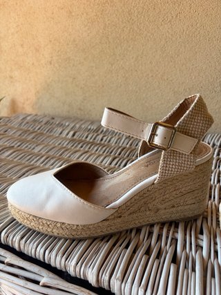 Cuñas blancas para novia