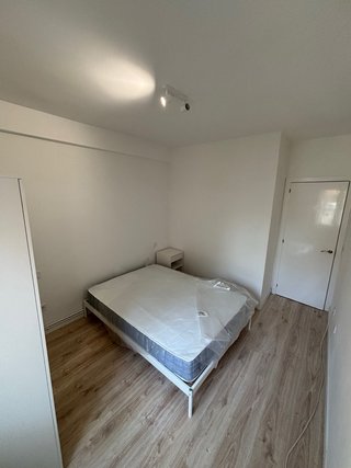 Cama y somier  VEVELSTAD IKEA