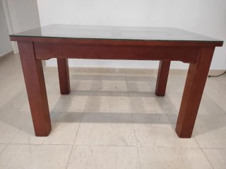 MESA COMEDOR + ROPA CAMILLA