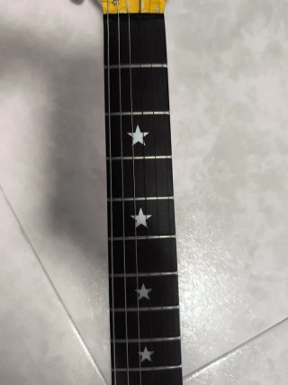 Guitarra eléctrica Disney washburn.