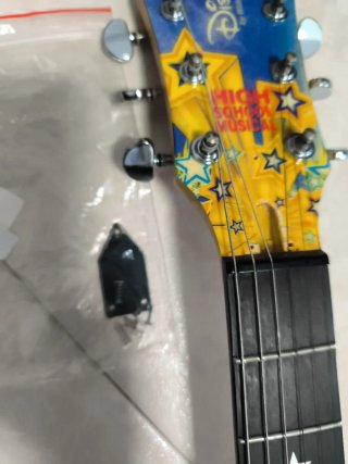 Guitarra eléctrica Disney washburn.