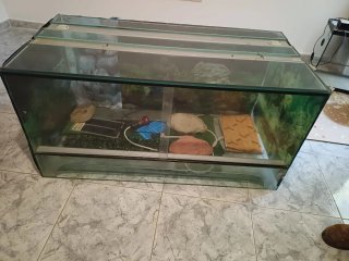 Terrario grande con puertas correderas