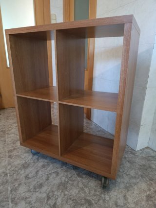Mueble de almacenaje con ruedas