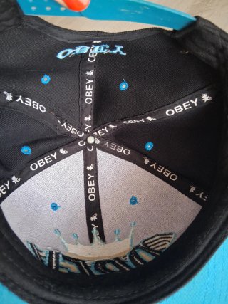 Obey berretto
