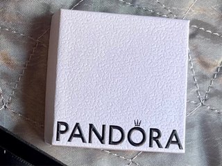 Cajas y bolsas de Pandora