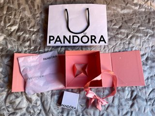 Cajas y bolsas de Pandora