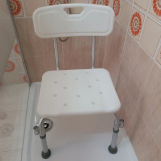 Silla de  ducha para mayores y movilidad reducida