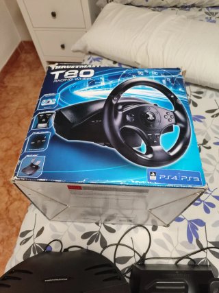 Volante Thrustmaster PS4