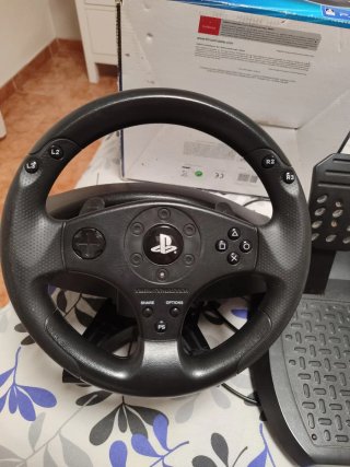 Volante Thrustmaster PS4