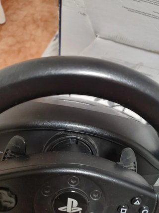 Volante Thrustmaster PS4