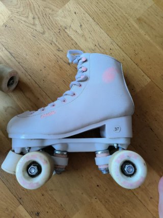 Patines de 4 ruedas blancos