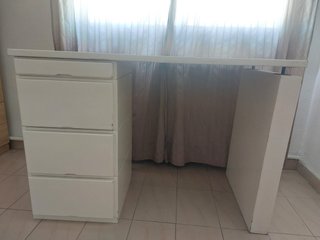 Escritorio blanco