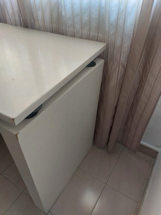 Escritorio blanco