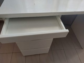 Escritorio blanco
