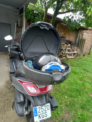 Kymco super Dink 350 gris