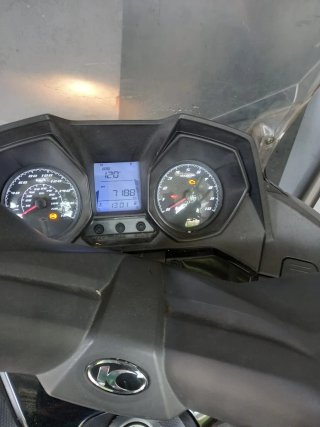 Kymco super Dink 350 gris